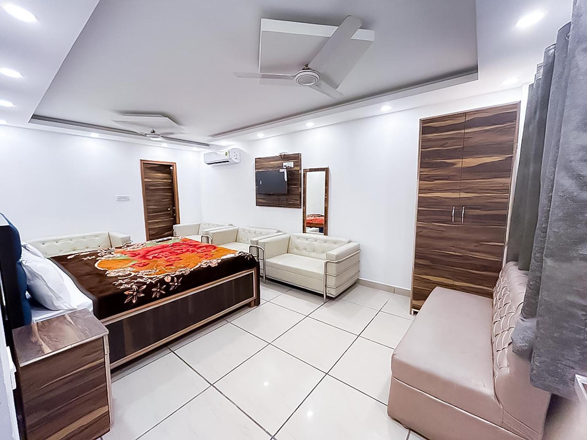 Hotel Js Garden - Near Jaypee Hospital Noida Esterno foto