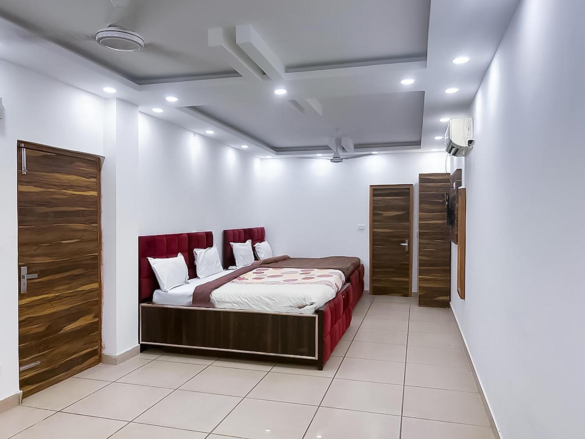 Hotel Js Garden - Near Jaypee Hospital Noida Esterno foto